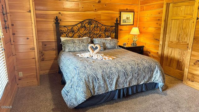 1352 Timberwolf Way, Sevierville, TN 37876