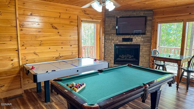 1352 Timberwolf Way, Sevierville, TN 37876