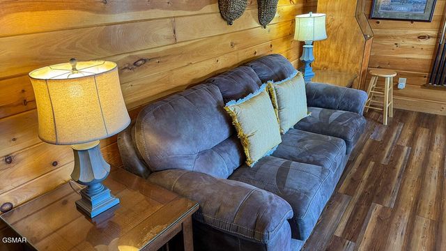 1352 Timberwolf Way, Sevierville, TN 37876
