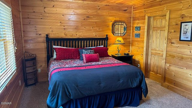 1352 Timberwolf Way, Sevierville, TN 37876