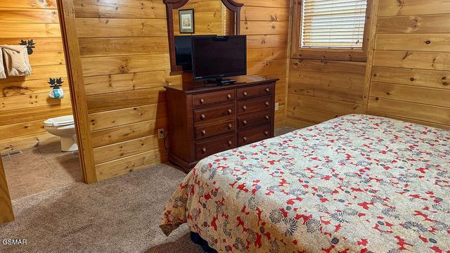 1352 Timberwolf Way, Sevierville, TN 37876