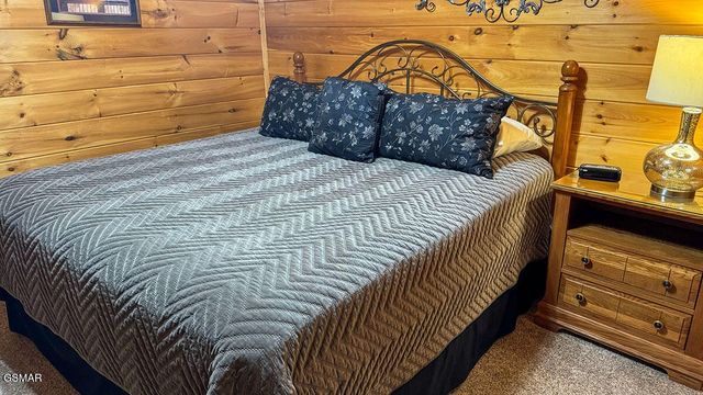 1352 Timberwolf Way, Sevierville, TN 37876