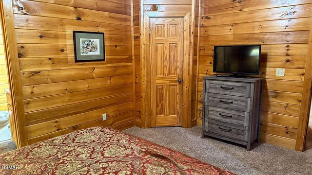 1352 Timberwolf Way, Sevierville, TN 37876