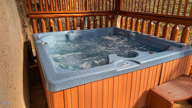 1352 Timberwolf Way, Sevierville, TN 37876