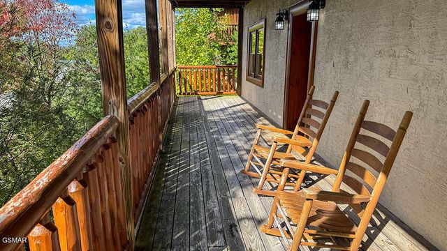 1352 Timberwolf Way, Sevierville, TN 37876
