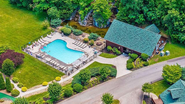 1352 Timberwolf Way, Sevierville, TN 37876