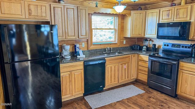 1352 Timberwolf Way, Sevierville, TN 37876