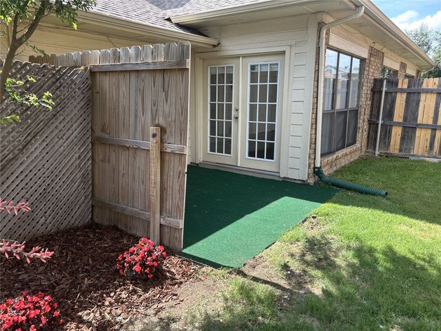 1638 Kingspoint Drive, Carrollton, TX 75007