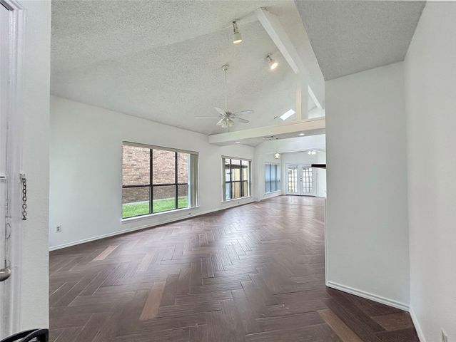 1638 Kingspoint Drive, Carrollton, TX 75007