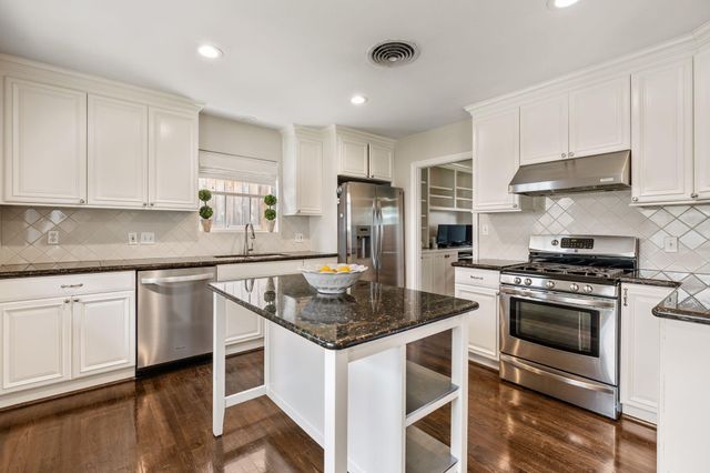 6201 Overbrook Lane, Houston, TX 77057