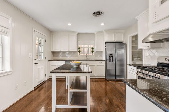 6201 Overbrook Lane, Houston, TX 77057