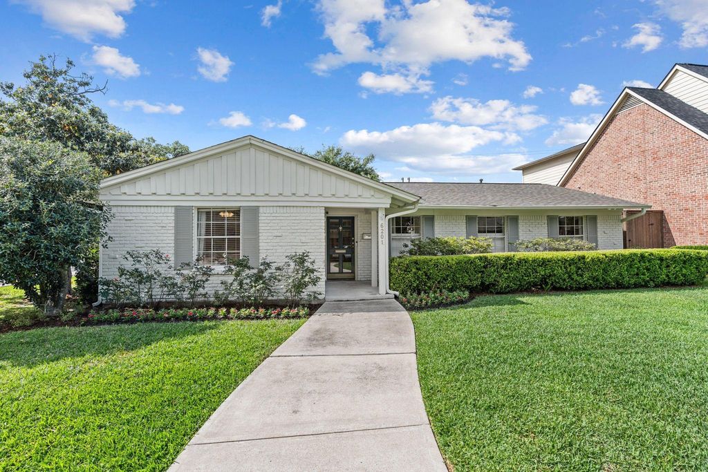 6201 Overbrook Lane, Houston, TX 77057