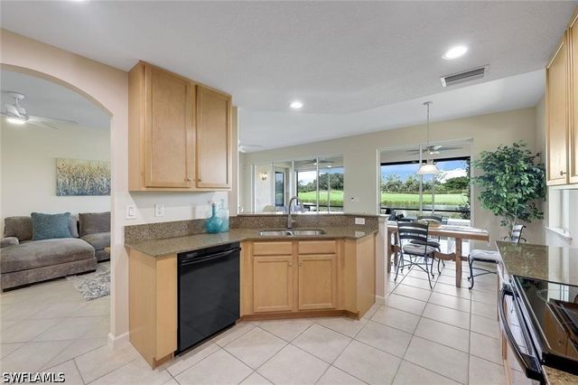 9525 Ironstone TER 102, Naples, FL 34120
