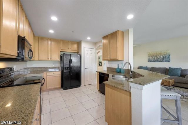 9525 Ironstone TER 102, Naples, FL 34120