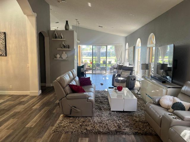 4194 Imperial Isle Drive, Lake Worth, FL 33449