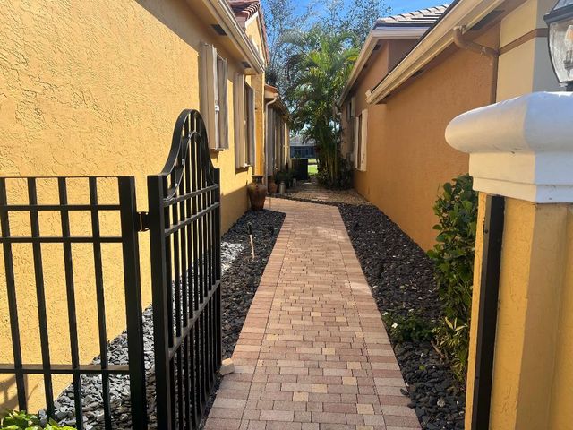 4194 Imperial Isle Drive, Lake Worth, FL 33449