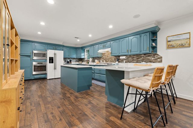 5018 Willowbend Boulevard, Houston, TX 77035