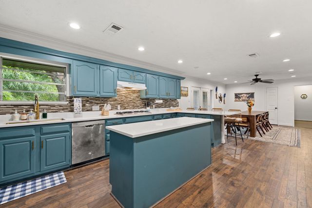 5018 Willowbend Boulevard, Houston, TX 77035