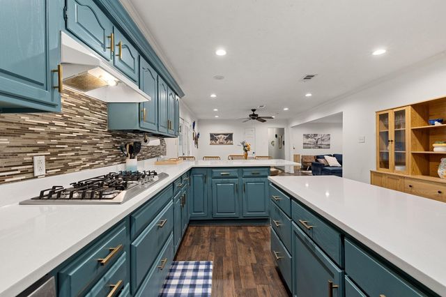 5018 Willowbend Boulevard, Houston, TX 77035