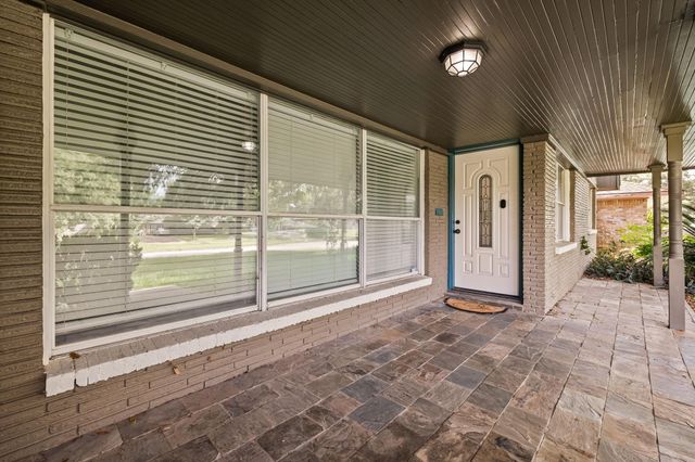 5018 Willowbend Boulevard, Houston, TX 77035