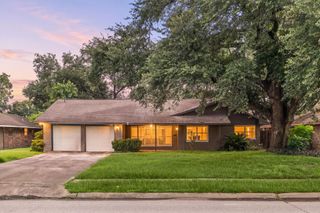 5018 Willowbend Boulevard, Houston, TX 77035