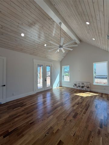 1637 Earhart Drive, Granbury, TX 76049