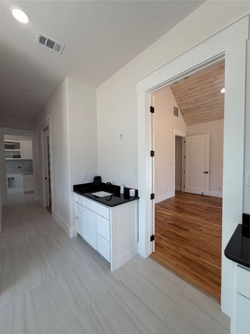 1637 Earhart Drive, Granbury, TX 76049