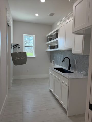 1637 Earhart Drive, Granbury, TX 76049