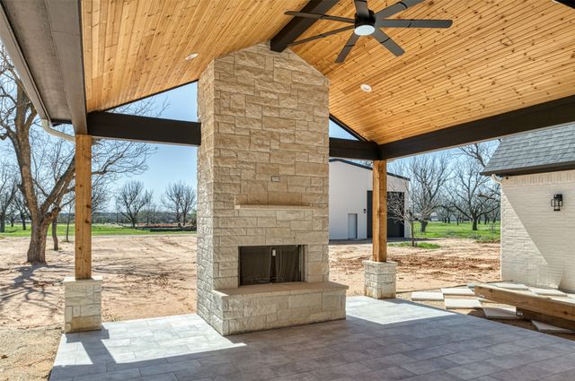 1637 Earhart Drive, Granbury, TX 76049