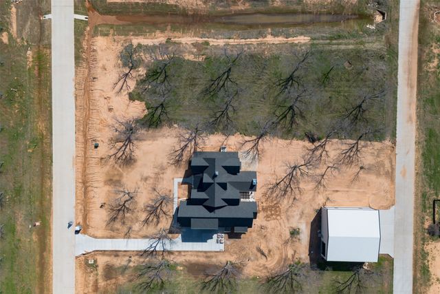 1637 Earhart Drive, Granbury, TX 76049