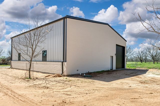 1637 Earhart Drive, Granbury, TX 76049