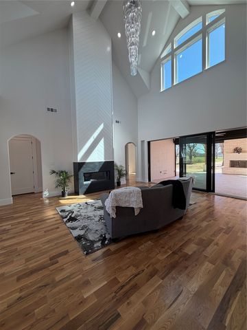 1637 Earhart Drive, Granbury, TX 76049