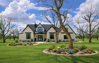 1637 Earhart Drive, Granbury, TX 76049