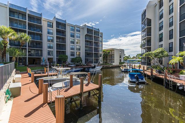 20 Royal Palm 202, Boca Raton, FL 33432