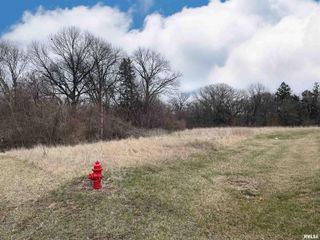 5015 W FARMINGTON Road, Peoria, IL 61604