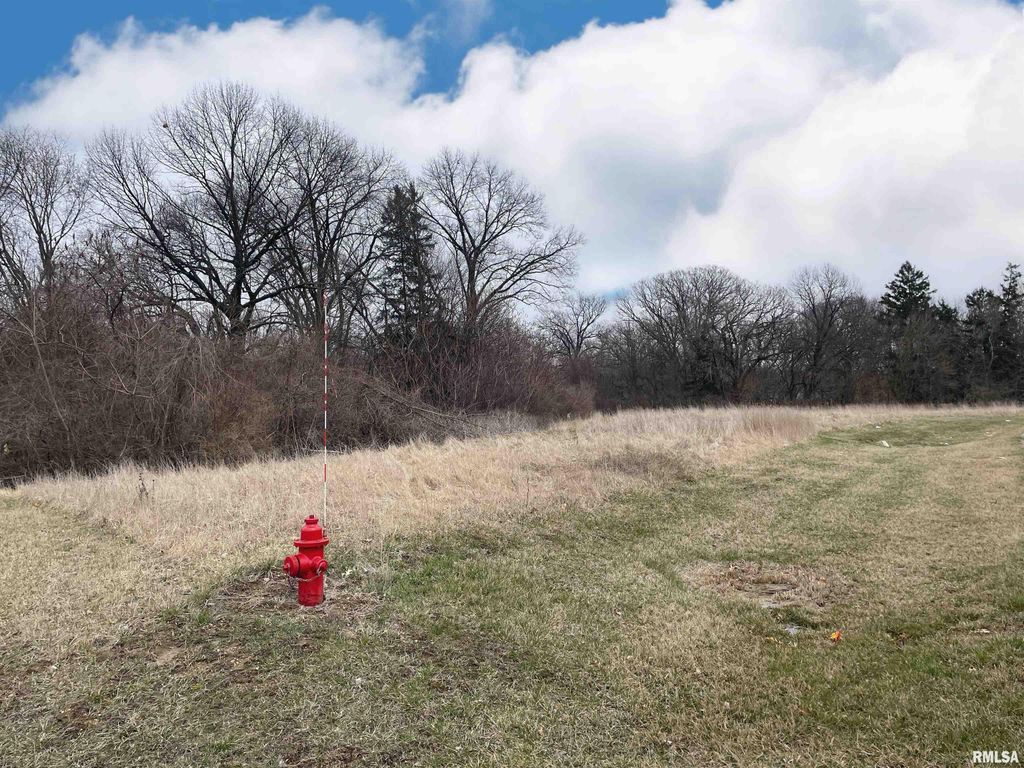 5015 W FARMINGTON Road, Peoria, IL 61604