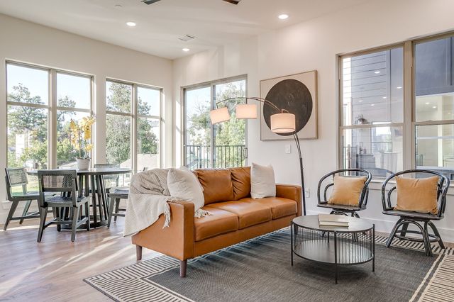 2824 Weisenberger Street 102, Fort Worth, TX 76107