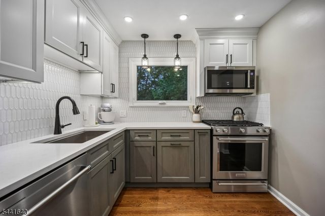 23 Andover Pl, Bloomfield Twp., NJ 07003
