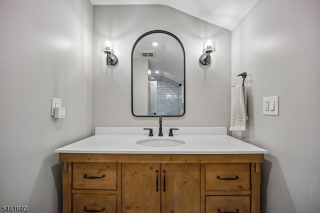 23 Andover Pl, Bloomfield Twp., NJ 07003