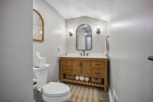 23 Andover Pl, Bloomfield Twp., NJ 07003