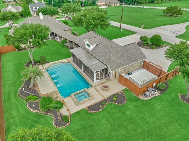 11833 Seashell Circle, Montgomery, TX 77356