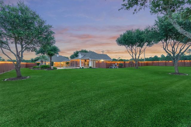 11833 Seashell Circle, Montgomery, TX 77356
