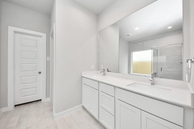 11822 Royal Willow Lane, Houston, TX 77066