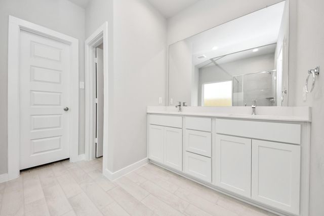 11822 Royal Willow Lane, Houston, TX 77066