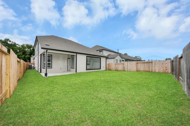 11822 Royal Willow Lane, Houston, TX 77066