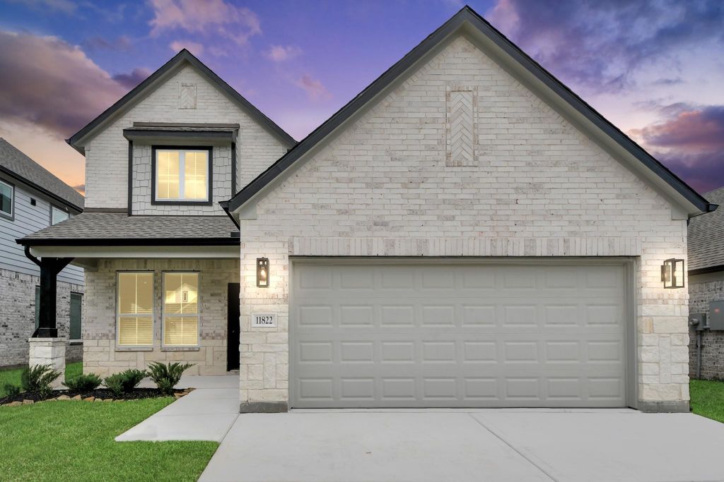 11822 Royal Willow Lane, Houston, TX 77066