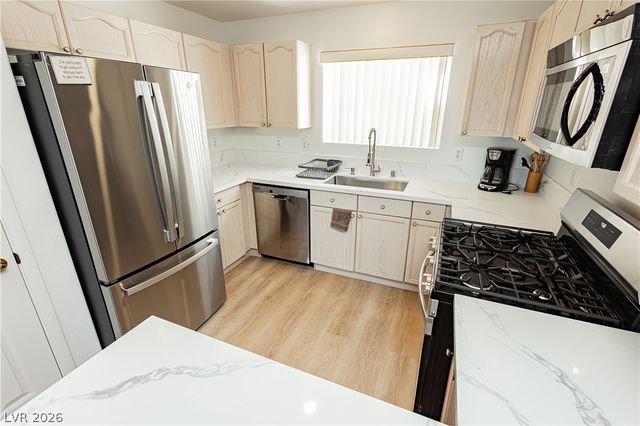424 Pine Haven Street 203, Las Vegas, NV 89144