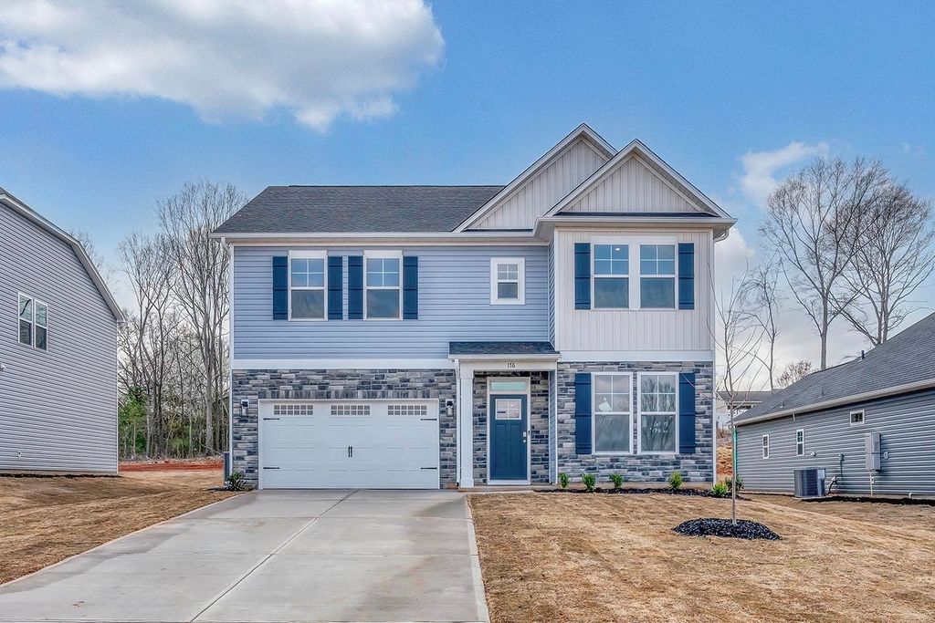 176 Hunter Ridge Drive, Boiling Springs, SC 29316
