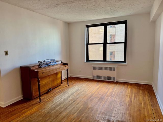 112-24 Northern Boulevard 3G, Corona, NY 11368