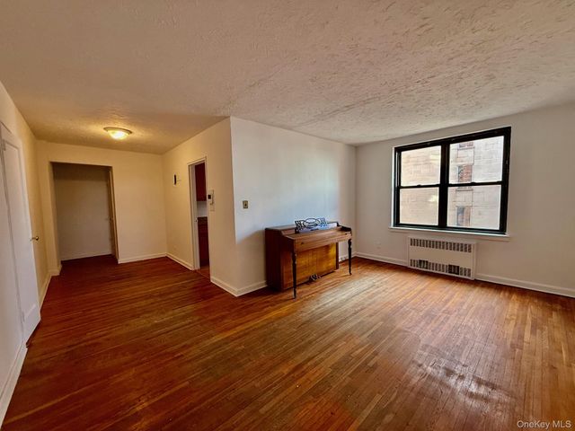 112-24 Northern Boulevard 3G, Corona, NY 11368